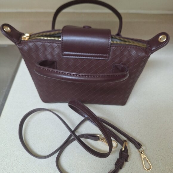 CRIMSON COLOR SMALL HAND BAG. - Picture 2 of 4